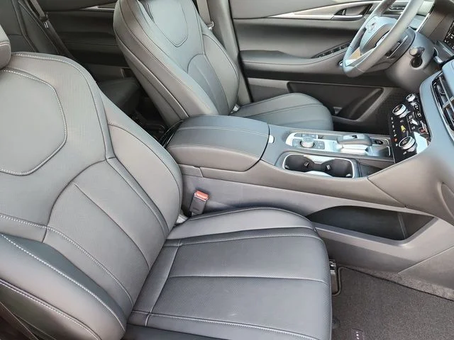 New 2027 GRAPHITE SHADOW INFINITI Luxe AWD image 22