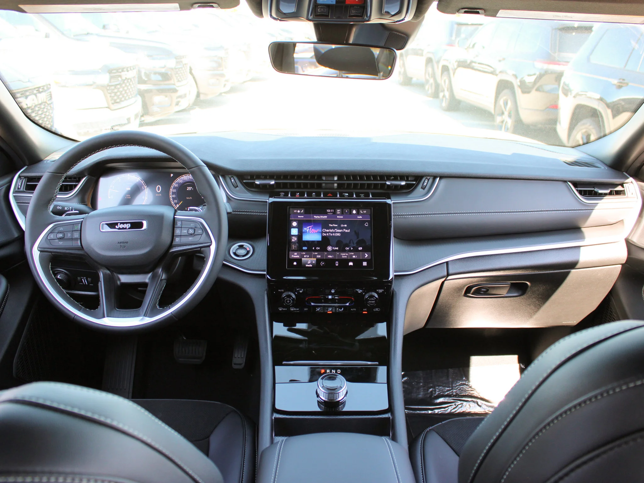 New 2025 White Jeep Altitude* 4x4, Trailer Tow Pkg, Sunroof, Heated Leather image 14