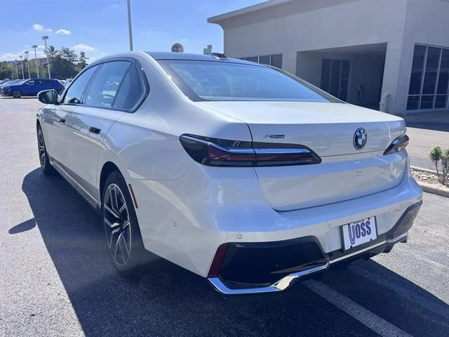 New 2026 Mineral White Metallic BMW 750e xDrive image 6