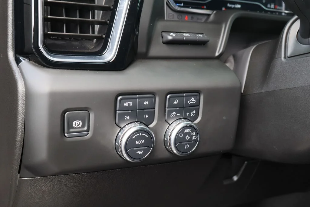 Used 2025 Black GMC Denali image 13