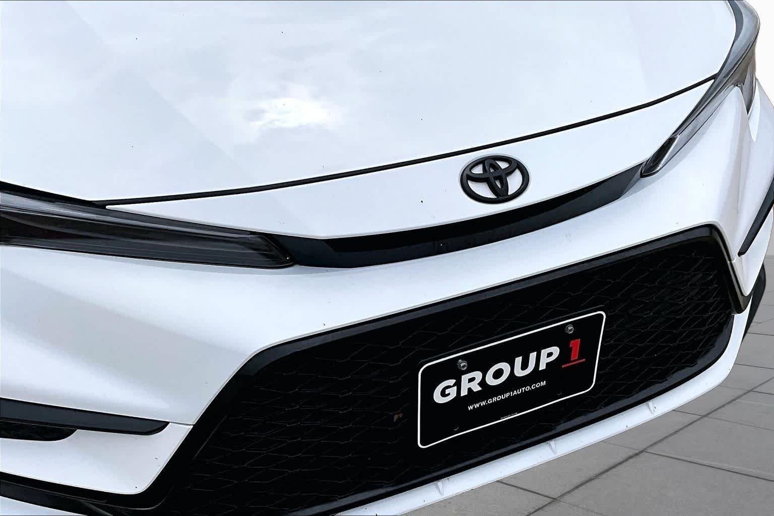 Used 2024 Ice Cap Toyota SE image 28
