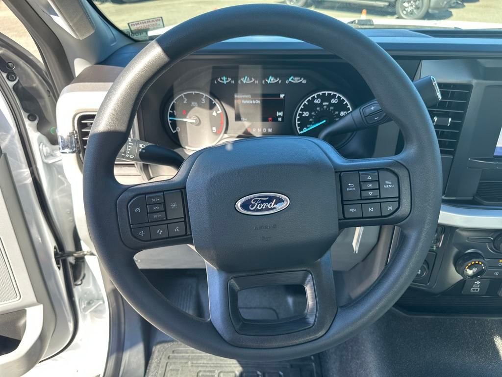 New 2025 Oxford White Ford XL image 14