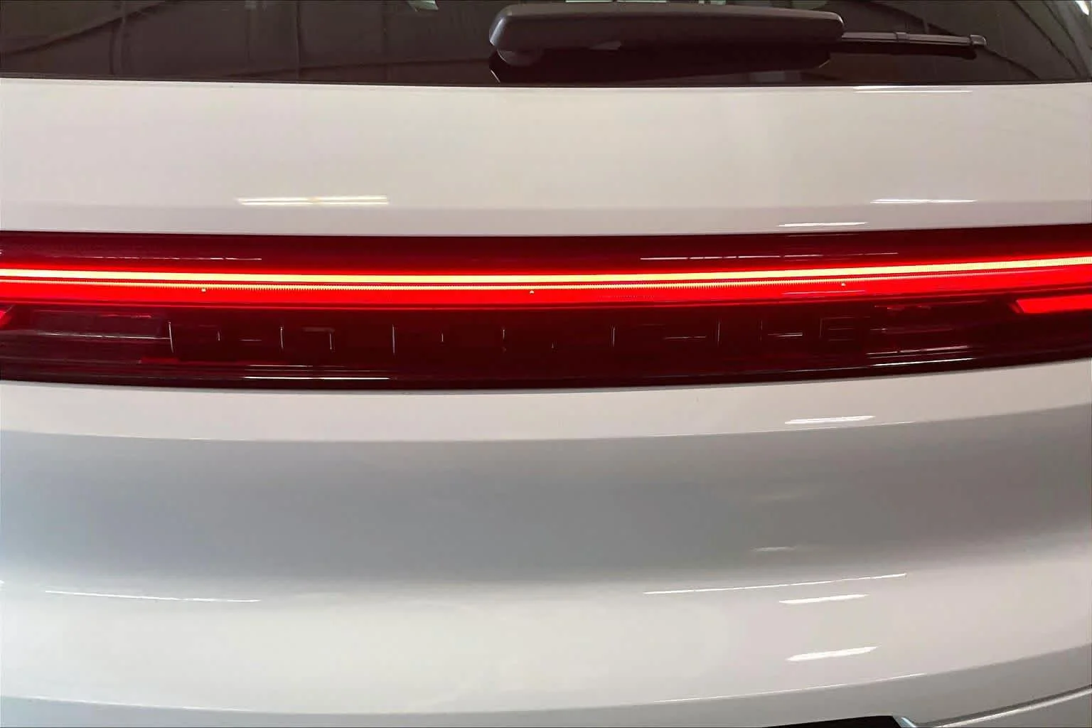 Used 2024 Carrara White Metallic Porsche  image 29