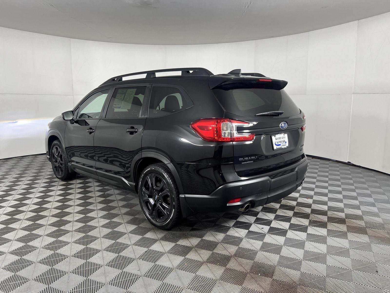 Used 2023 Crystal Black Silica Subaru Onyx Edition image 6