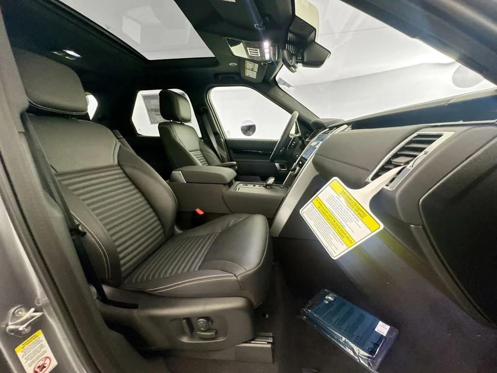New 2026 Eiger Grey Land Rover S image 27
