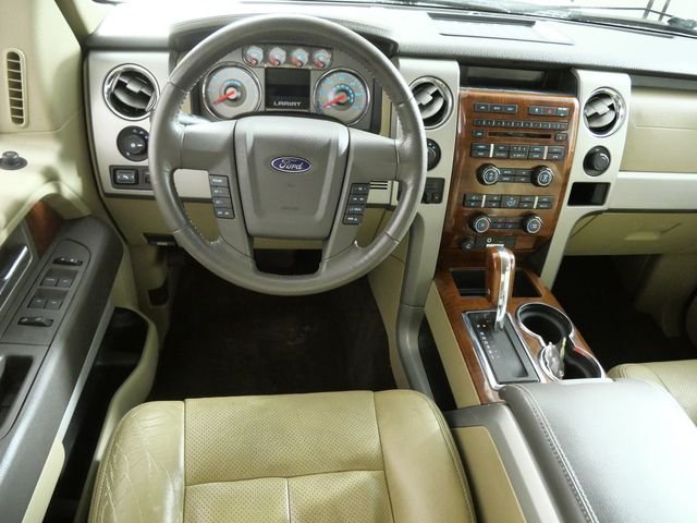 Used 2010  Ford Lariat image 4
