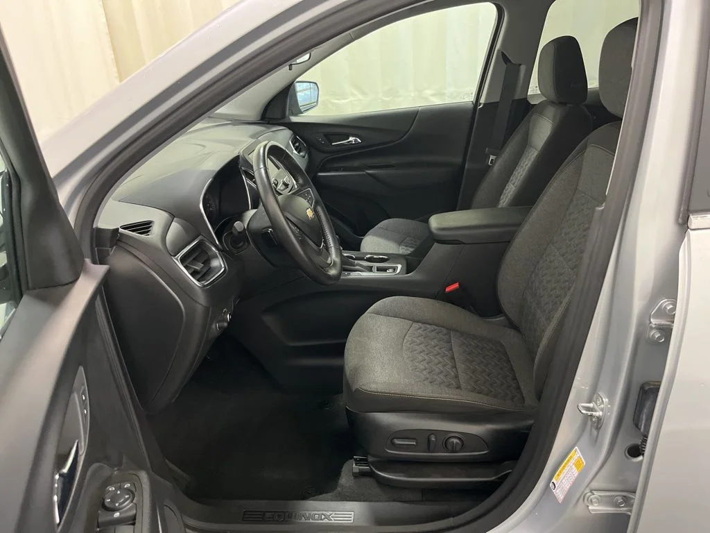 Used 2022 Silver Chevrolet LT image 3