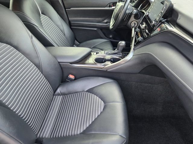 Used 2021 White Toyota SE image 13