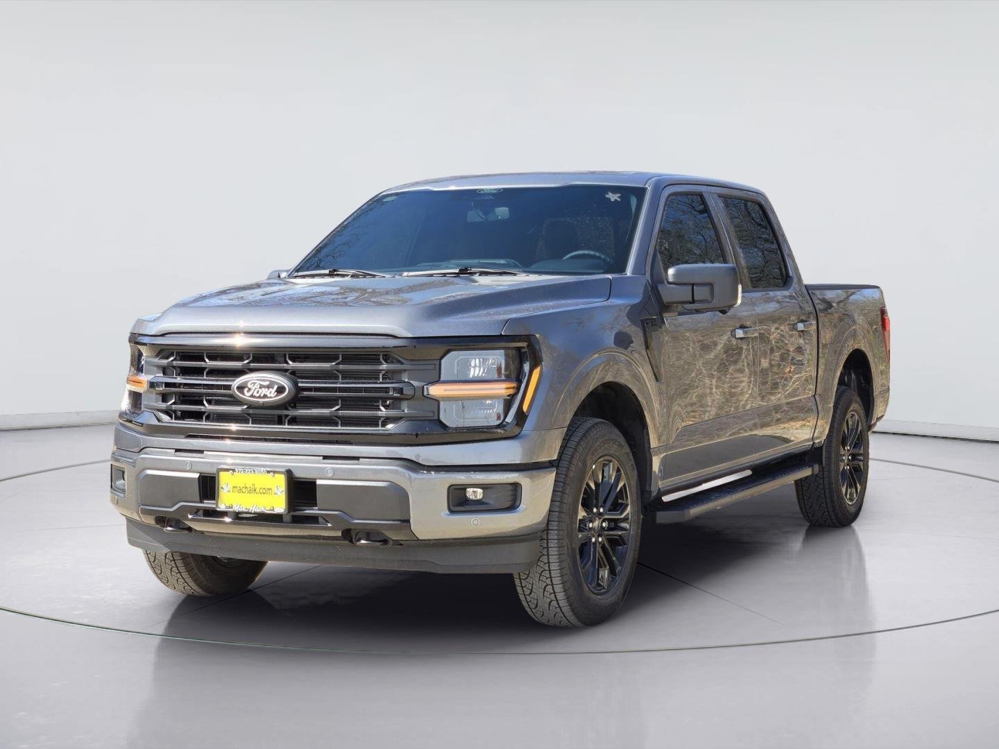 New 2026 Carbonized Gray Metallic Ford XLT image 2
