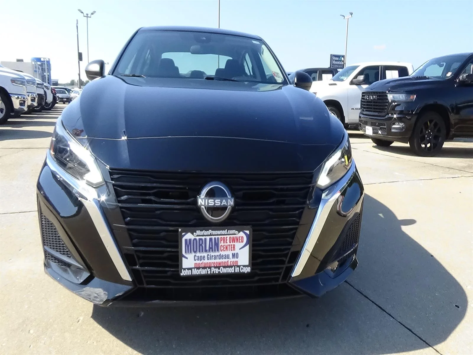 Used 2025 Super Black (kh3) Nissan 2.5 SV image 3