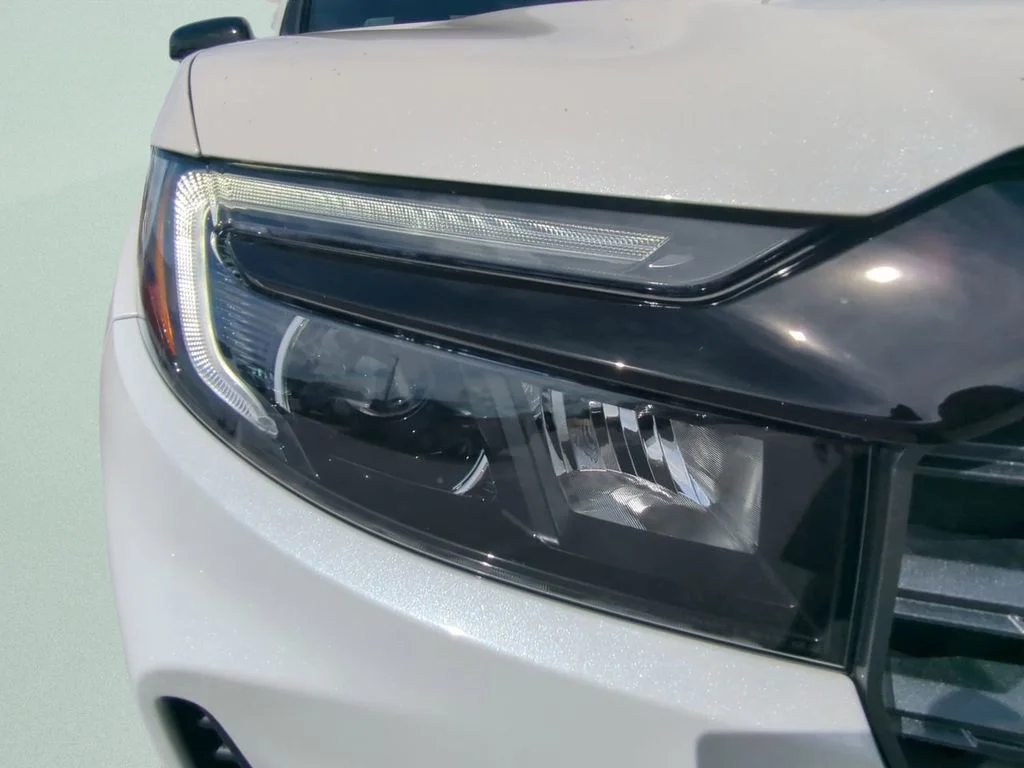 New 2026 Platinum White Pearl Honda TrailSport image 25