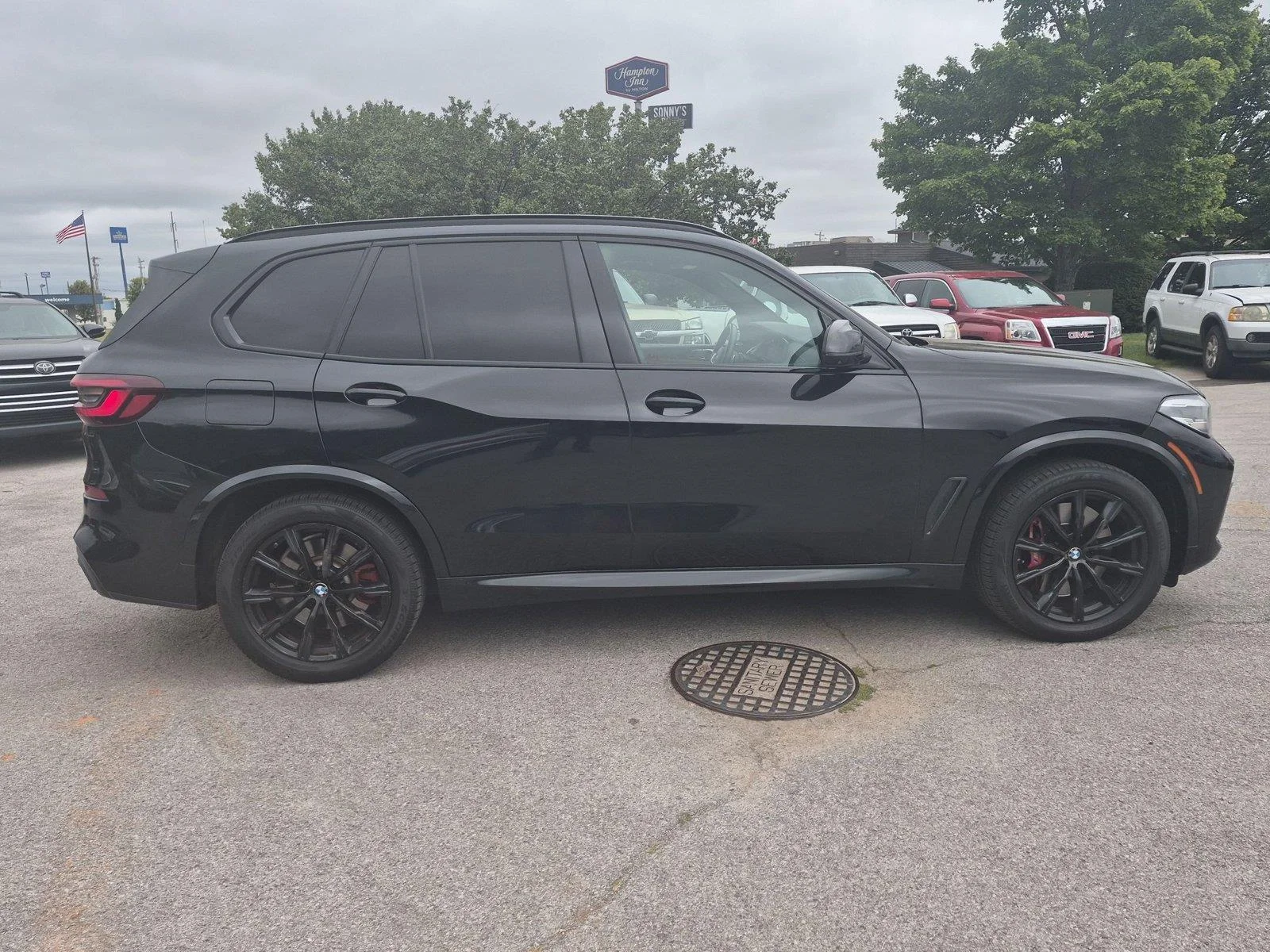 Used 2021 Black Sapphire Metallic BMW M50i image 6