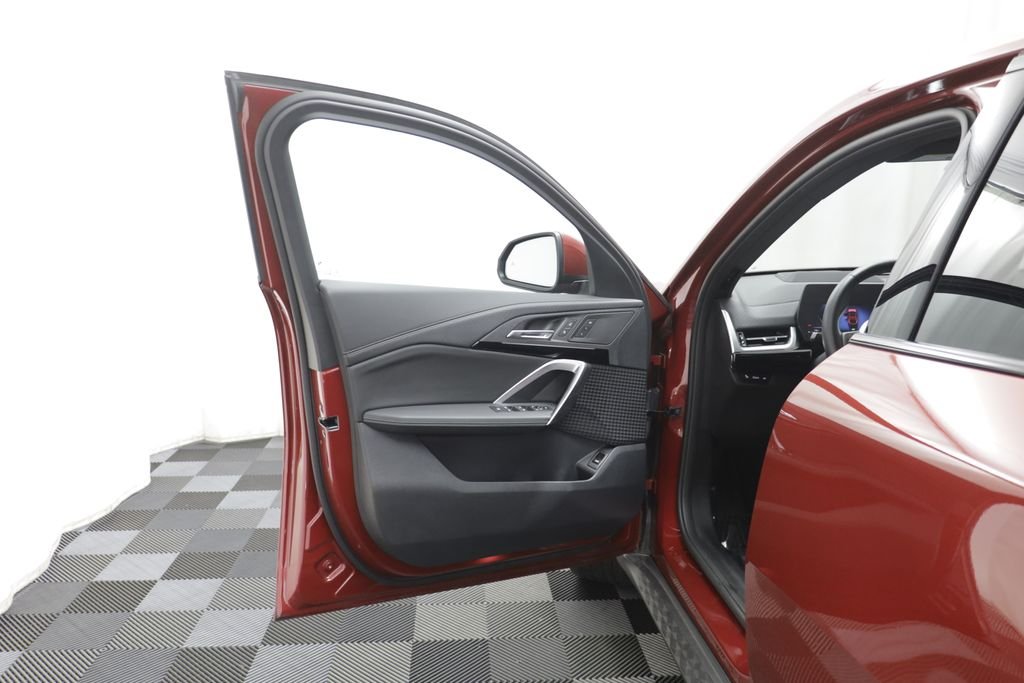 Certified Used 2025 Vegas Red Metallic BMW xDrive28i image 4