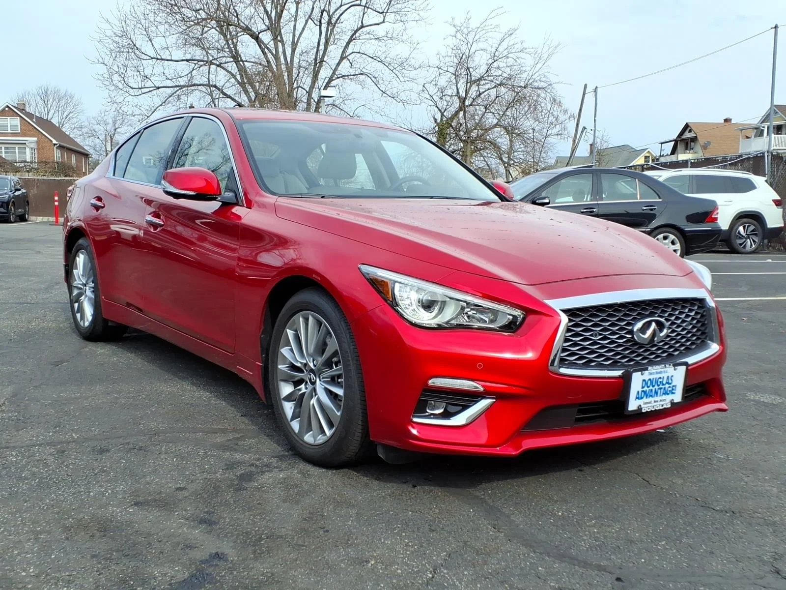 Certified Used 2023 Red INFINITI LUXE image 4