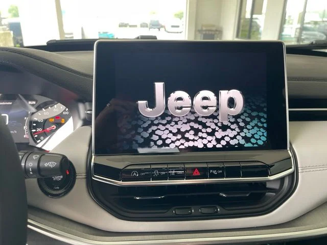 New 2026 Fathom Blue Pearl-Coat Exterior Paint Jeep Limited image 20
