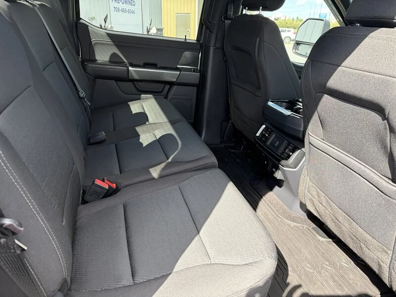 Used 2022 Silver Ford XLT image 17