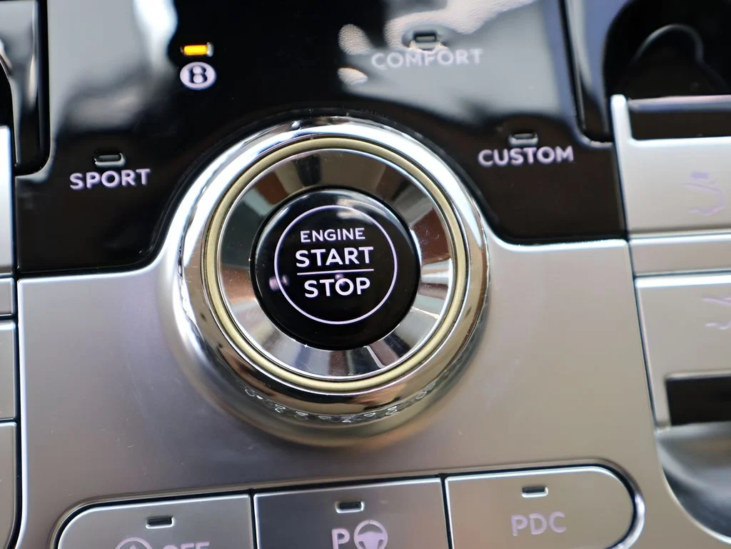 Used 2024 Onyx Metallic Bentley V8 image 27