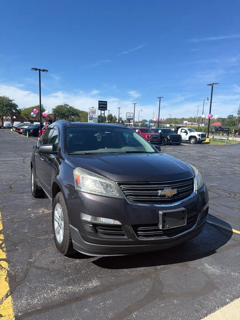 Used 2016 Chevrolet Traverse LS with VIN 1GNKVFEDXGJ331494 for sale in Valparaiso, IN