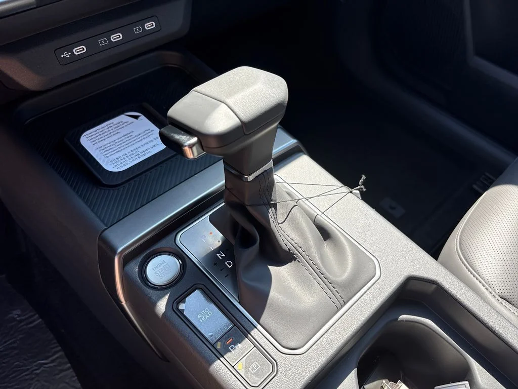 New 2027 White Kia EX image 23