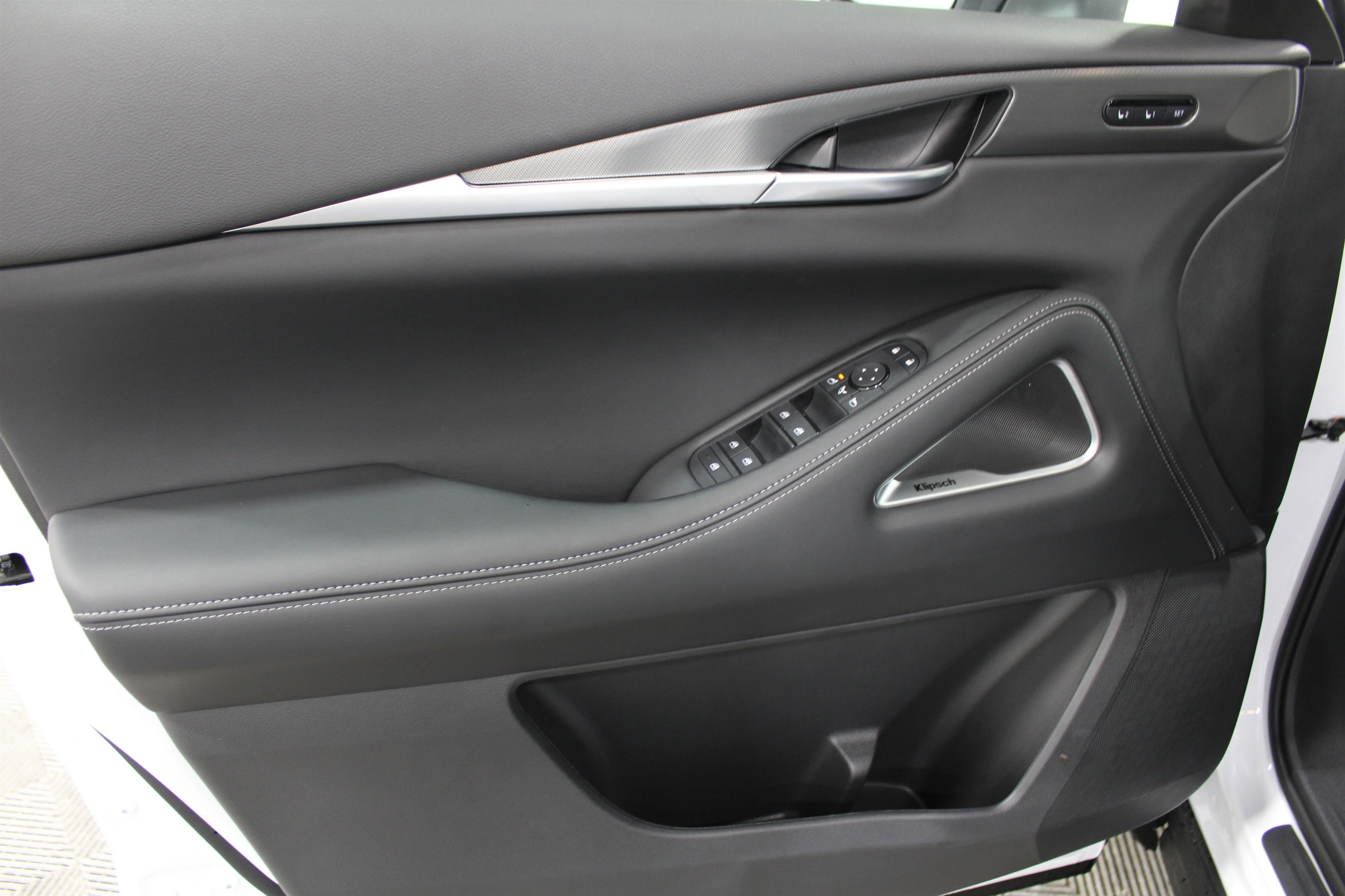 2027 INFINITI QX60 LUXE - Photo 6