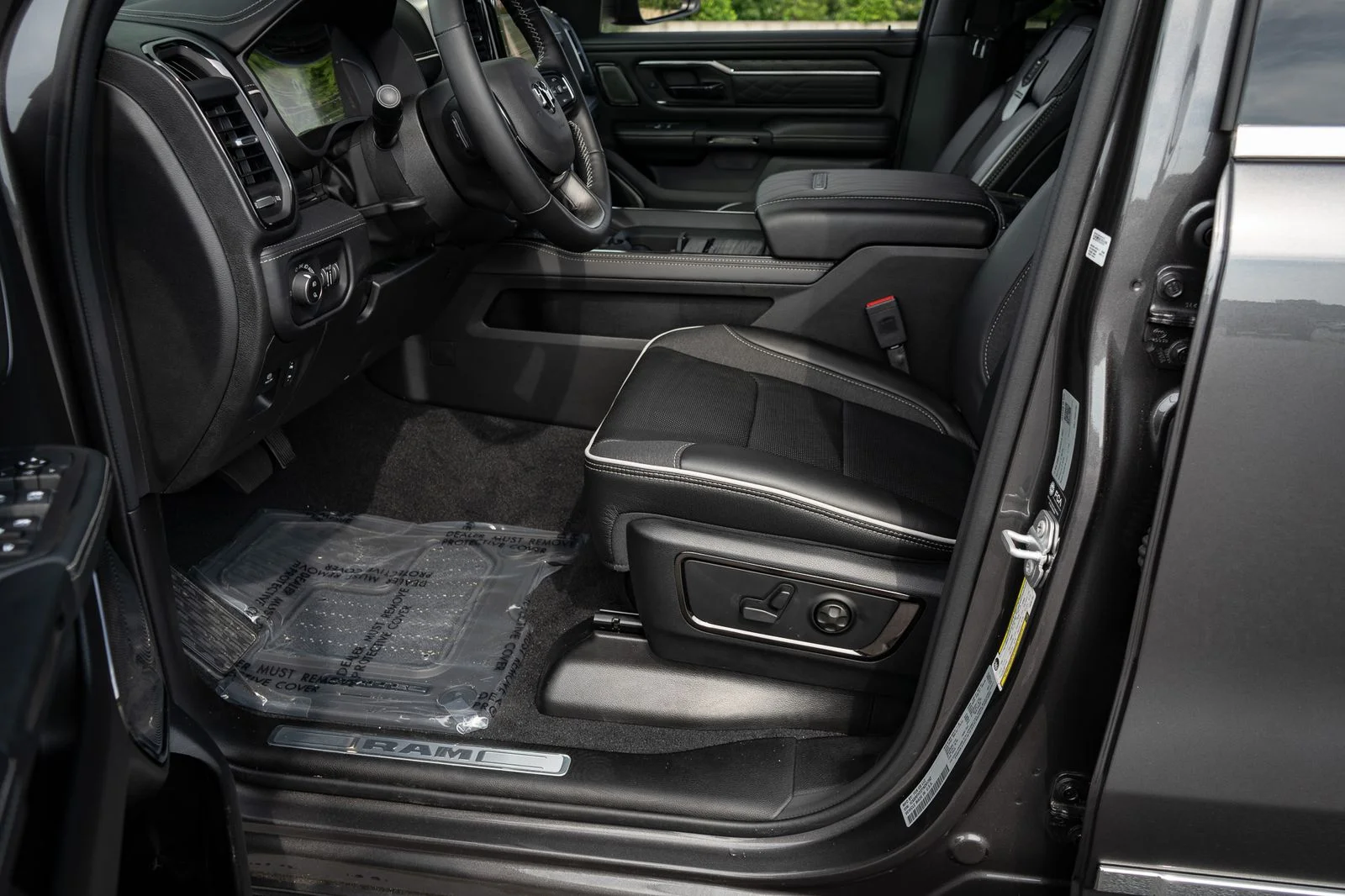 2026 RAM 1500 Limited - Photo 34