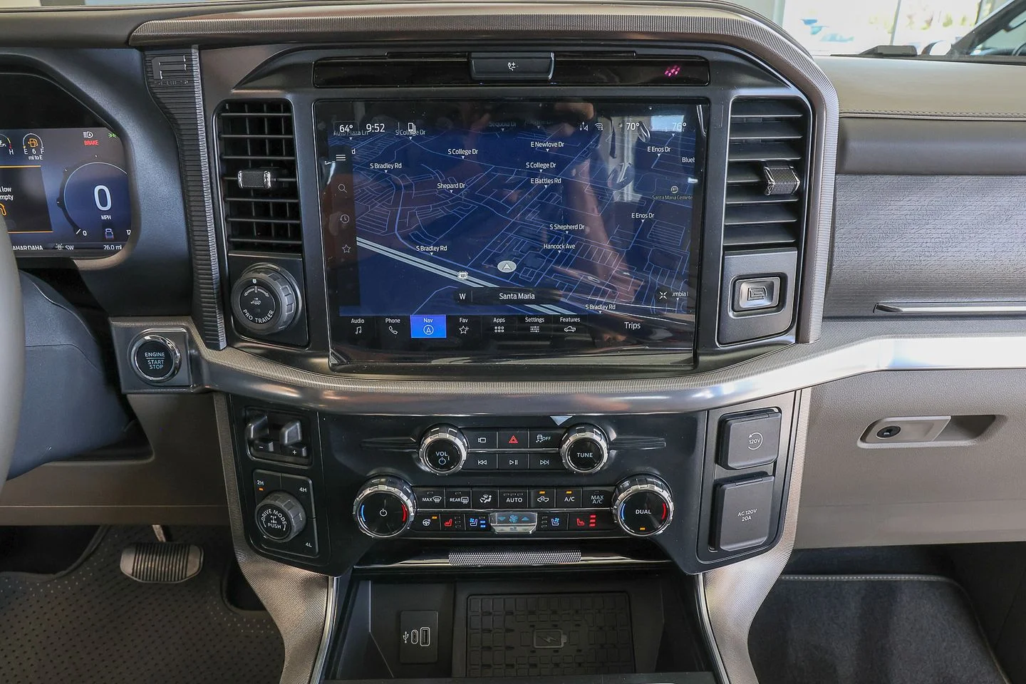New 2026 Star White Metallic Tri-Coat Ford Platinum® image 14