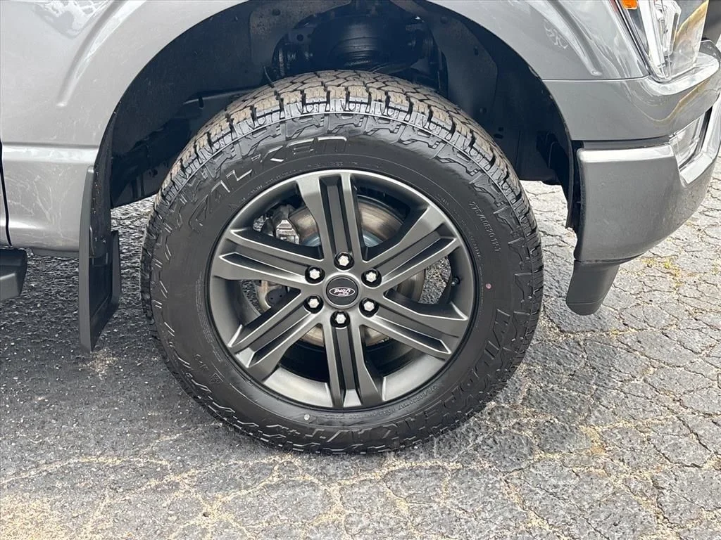 Used 2021 Gray Ford XLT image 10