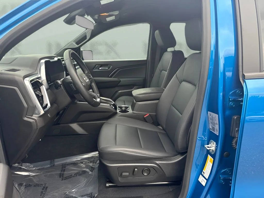 Used 2024 Blue GMC Elevation image 5