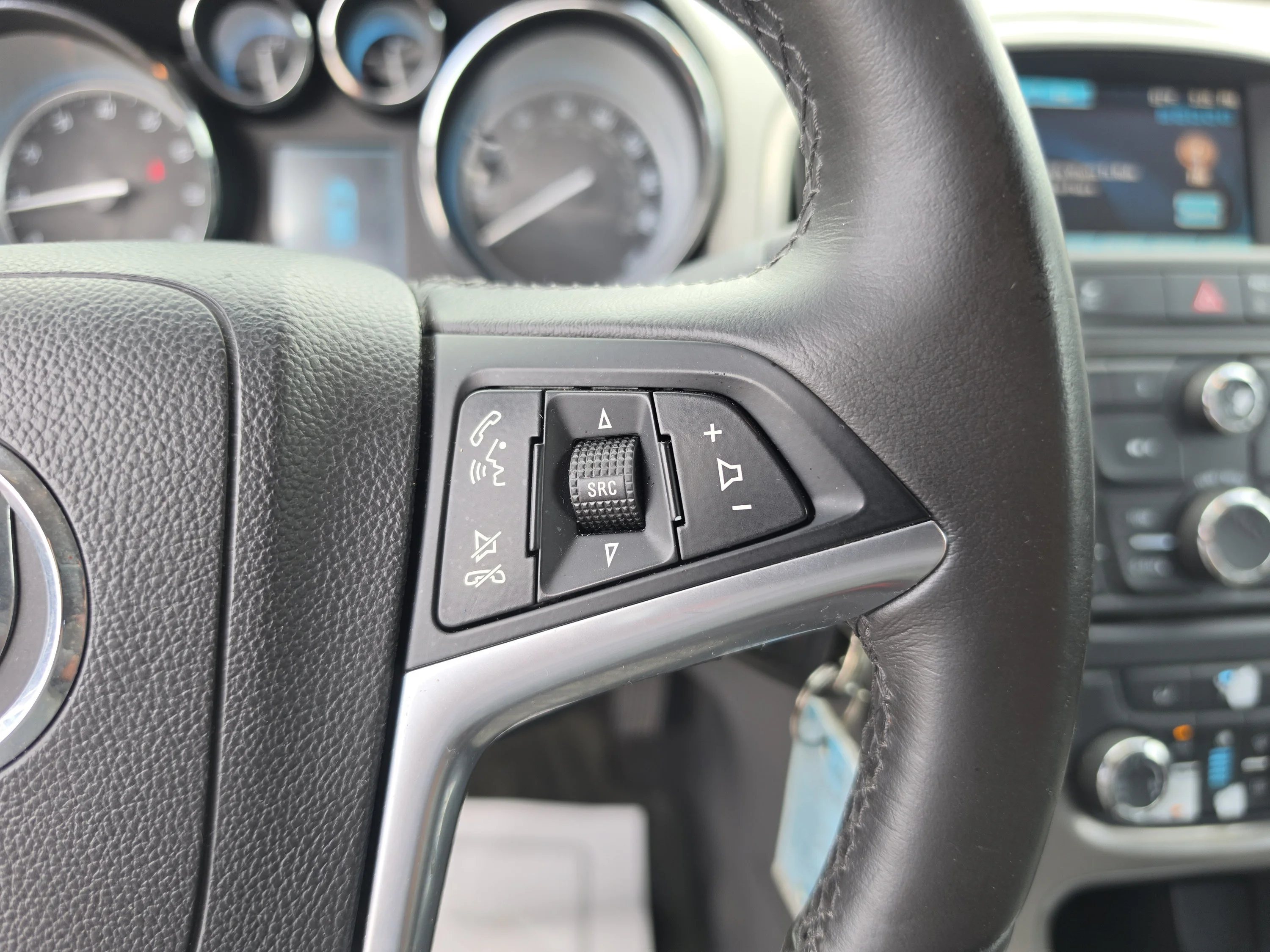 Used 2015 Quicksilver Metallic Buick Base image 31