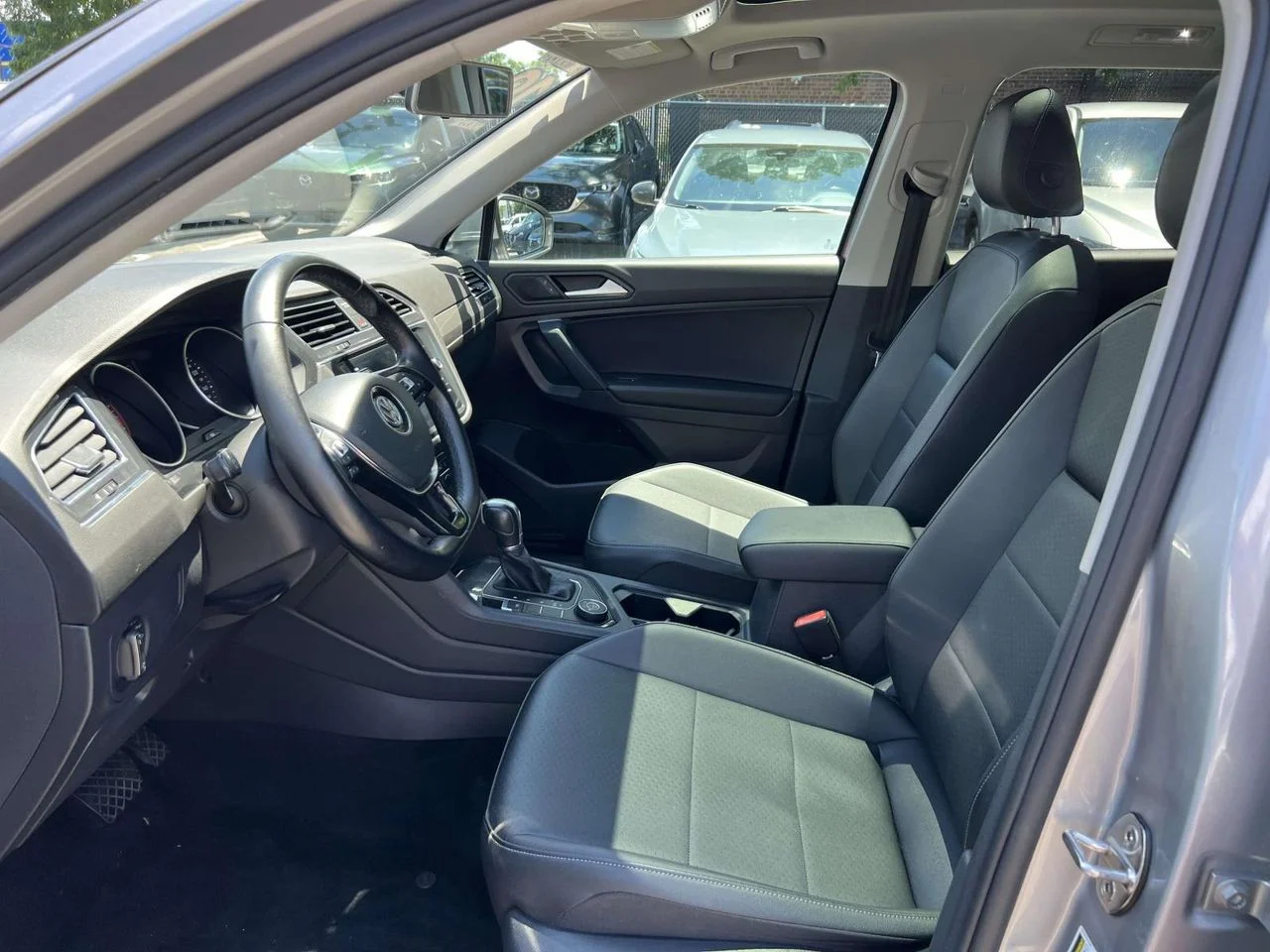 Used 2019 Platinum Gray Metallic Volkswagen 2.0T SE image 29