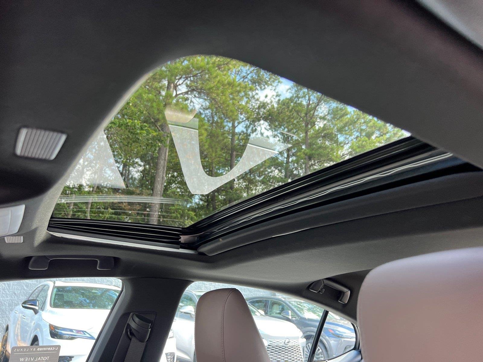 Used 2025 Eminent White Pearl Lexus Base image 33