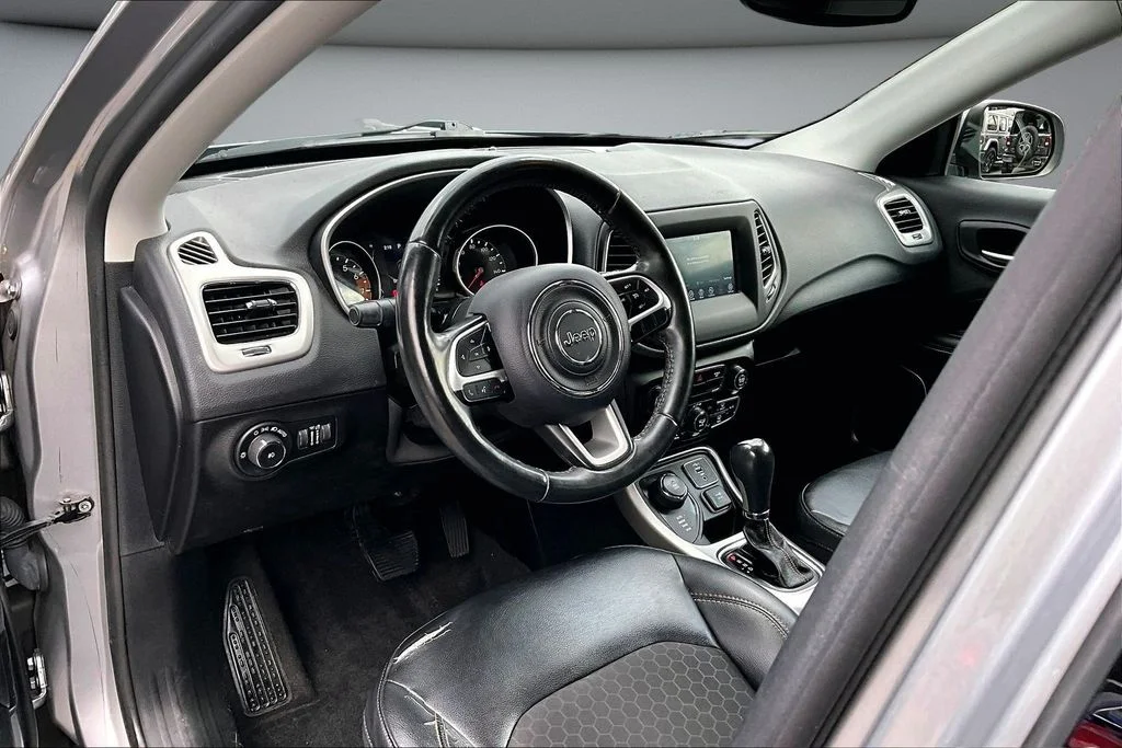 Certified Used 2019 Silver Jeep Latitude image 17