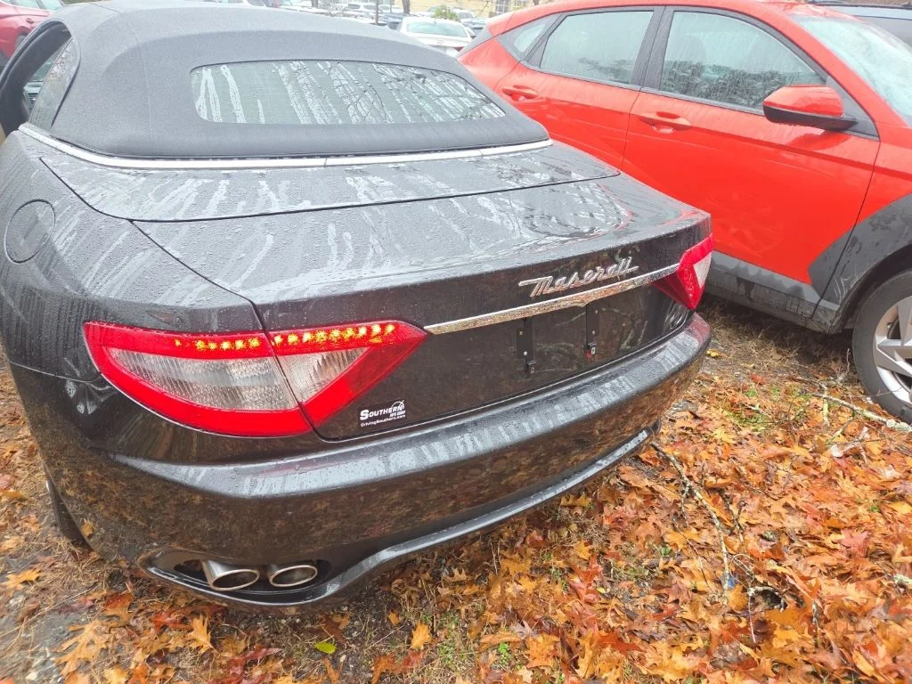 Used 2015  Maserati Base image 10