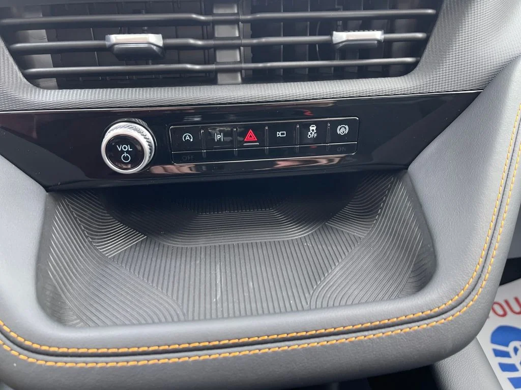 New 2026 Star White Metallic Tri-Coat Ford Tremor® image 36