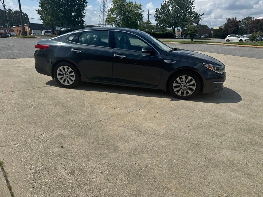Used 2016 Green Kia EX image 8