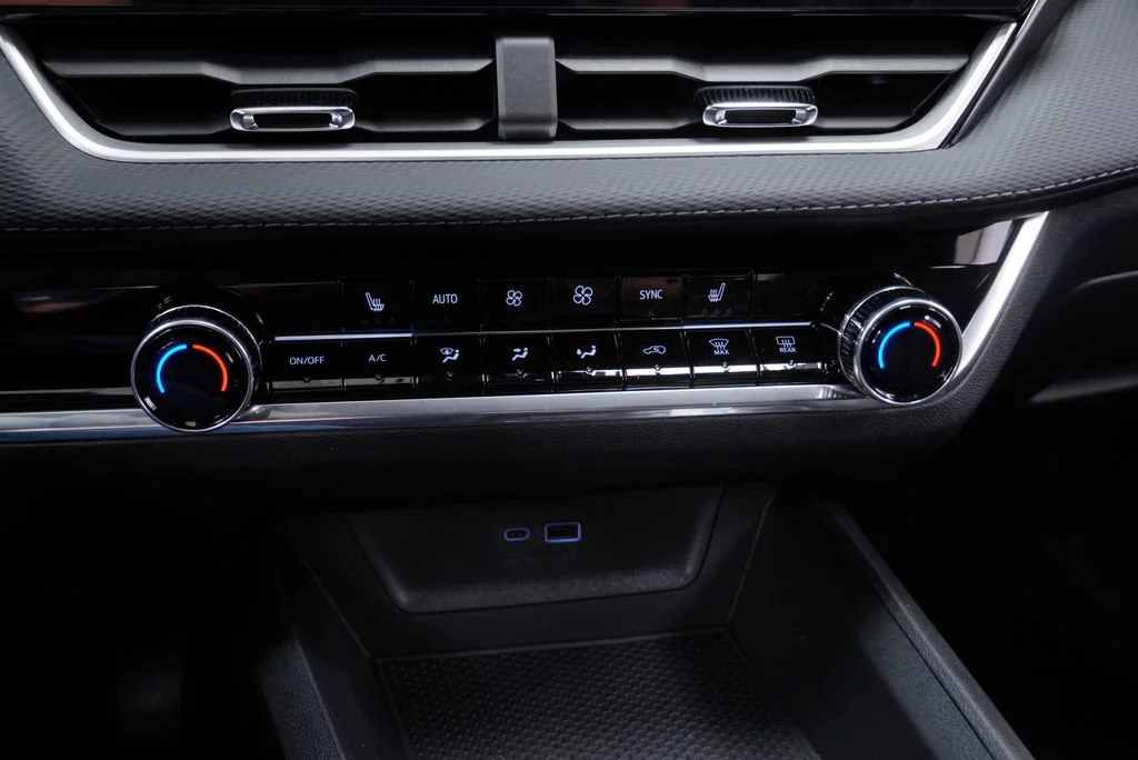2027 Chevrolet Equinox LT - Photo 18