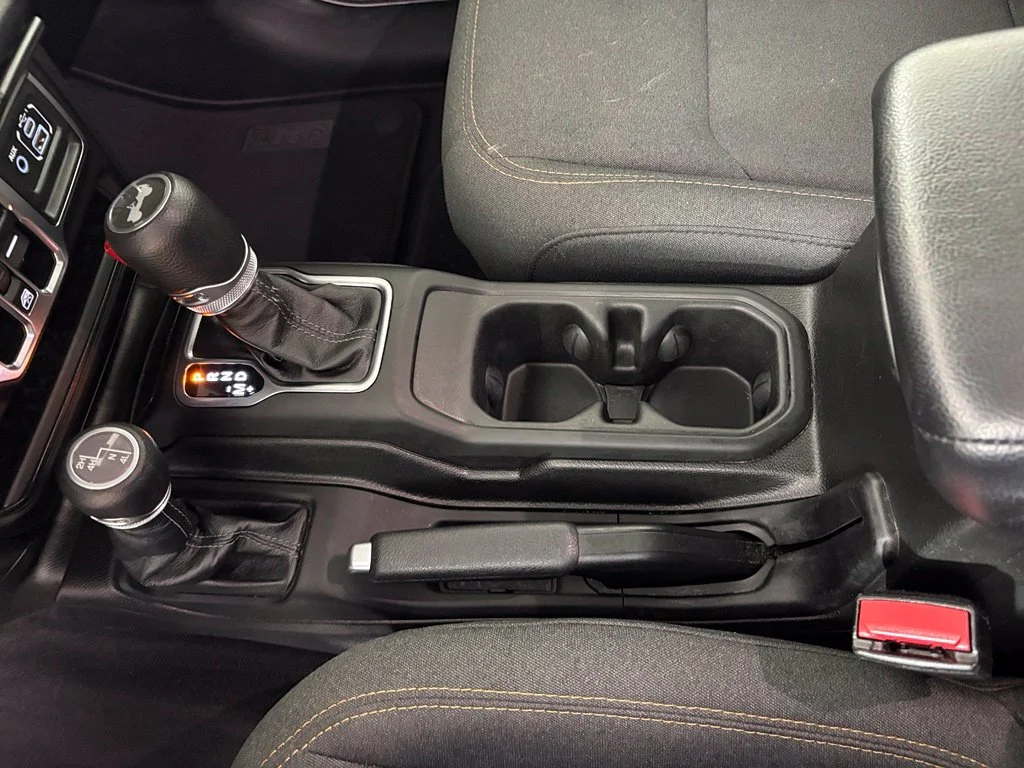Used 2025 White Jeep Sport S image 29