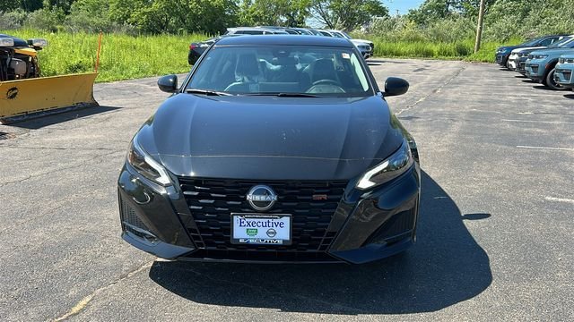 New 2026 Black Nissan 2.5 SR image 2