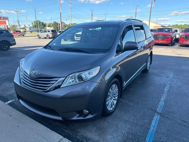 Used 2015 Gray Toyota XLE image 2