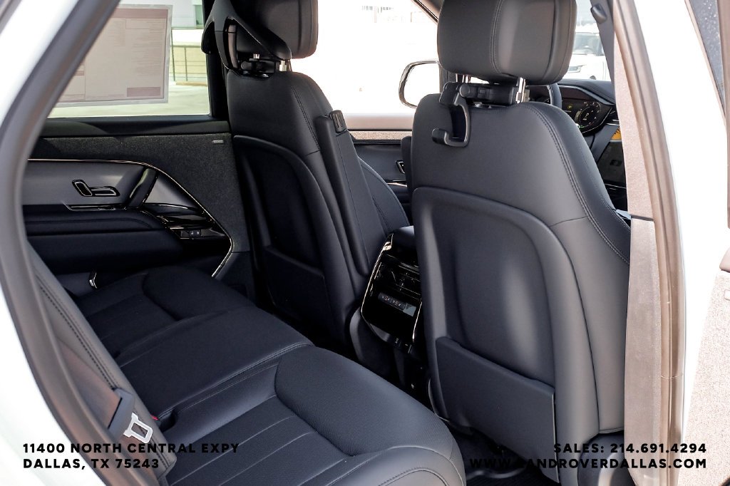 New 2026 Fuji White Land Rover Dynamic SE image 36
