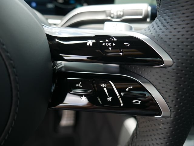 New 2026 MANUFAKTUR Moonlight White Metallic Mercedes-Benz GLS 450 image 11