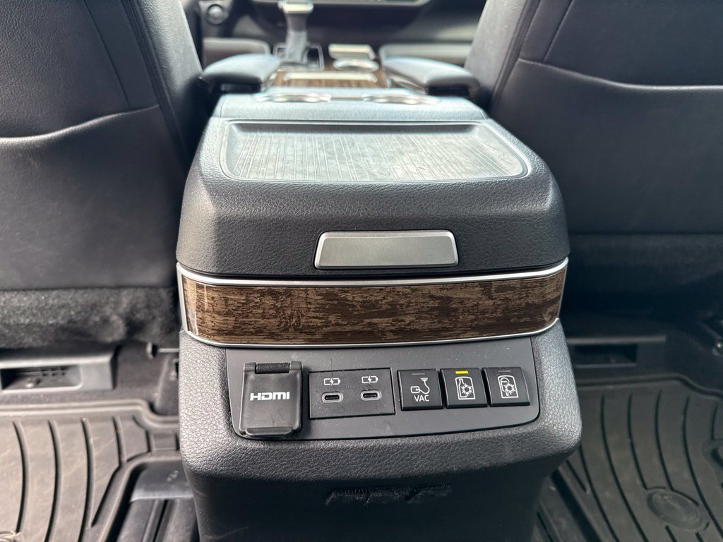 Used 2025 Wind Chill Pearl Toyota Platinum image 22