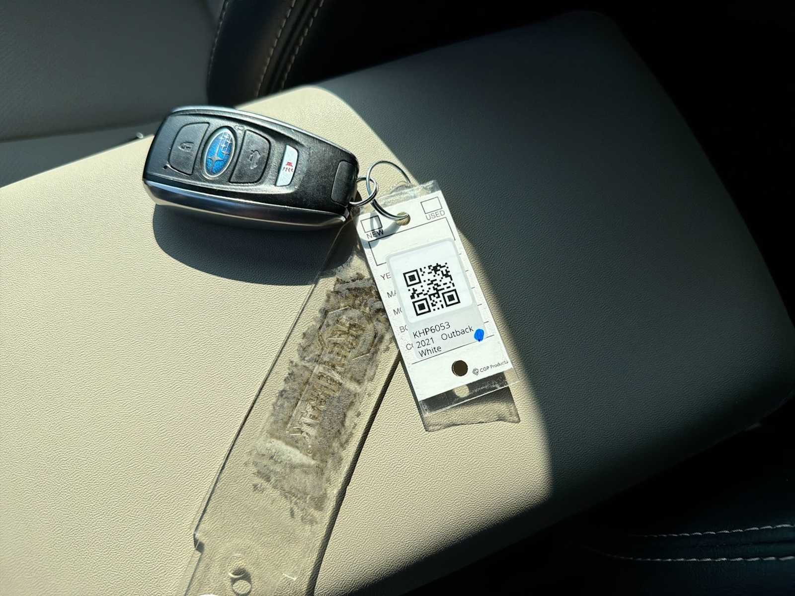 Used 2021 Crystal White Pearl Subaru Limited image 34