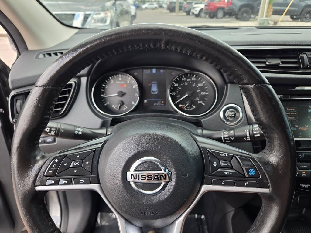 Used 2021 Gun Metallic Nissan SL image 31