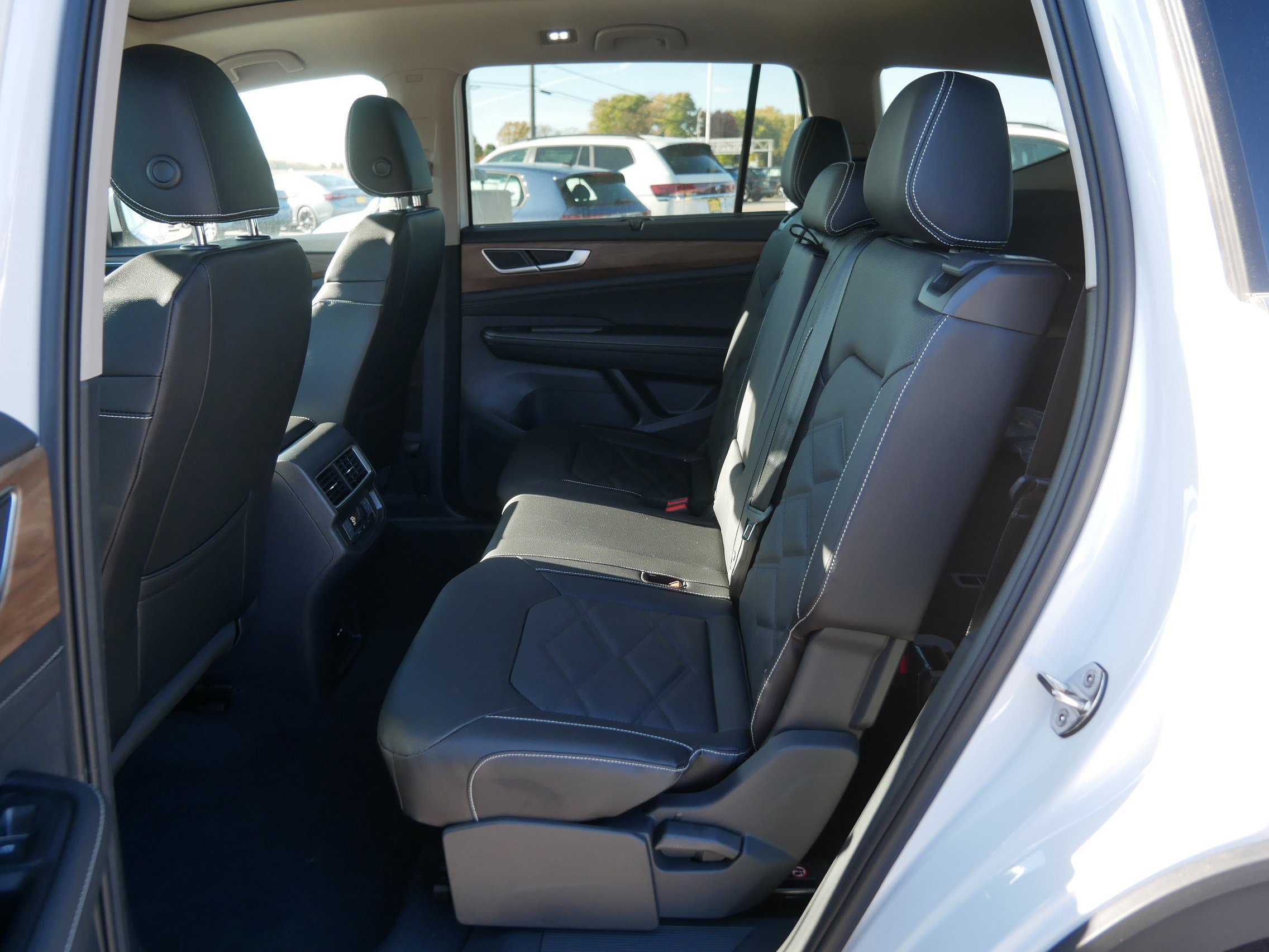 2026 Volkswagen Atlas SE w/Tech - Photo 7