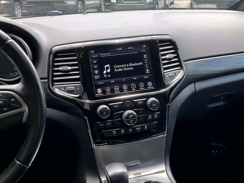 Used 2020 Black Jeep Laredo E image 18