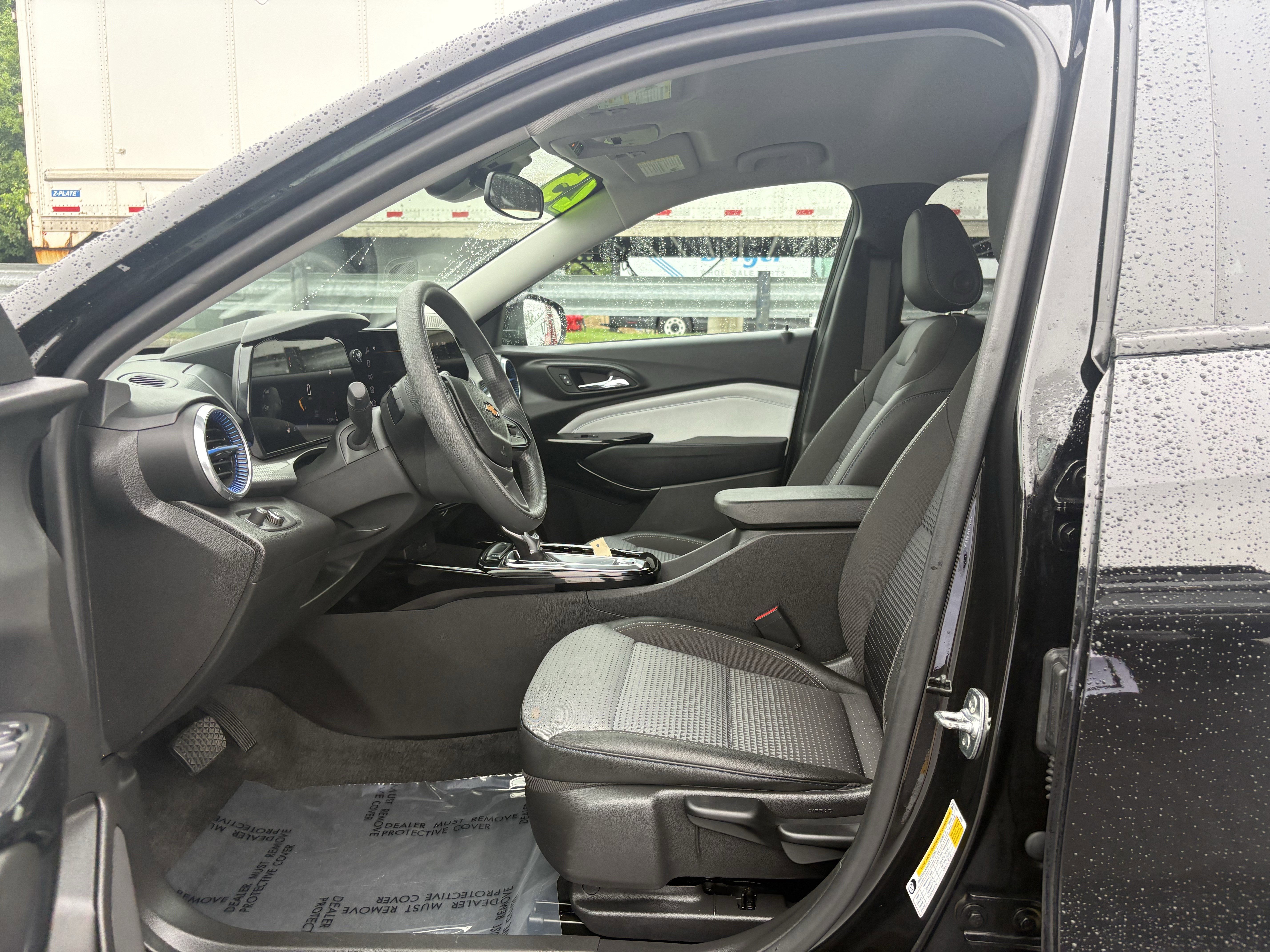Used 2025 Mosaic Black Metallic Chevrolet LT image 5