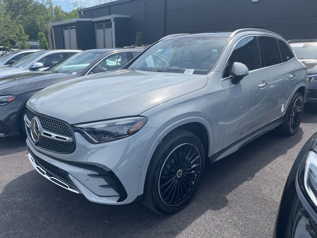 2026 Mercedes-Benz GLC GLC 300's photo