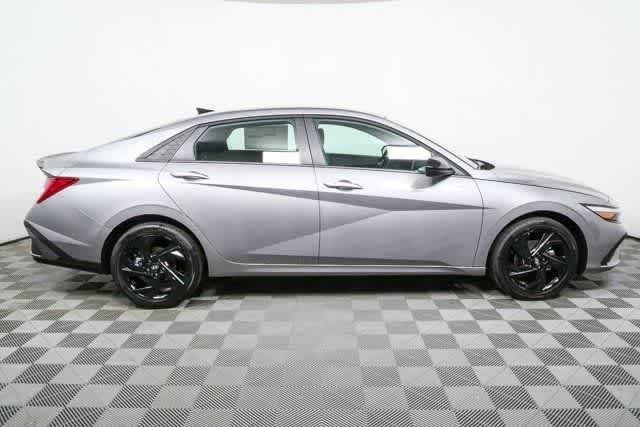 New 2026 Fluid Metal Hyundai SEL Sport image 4