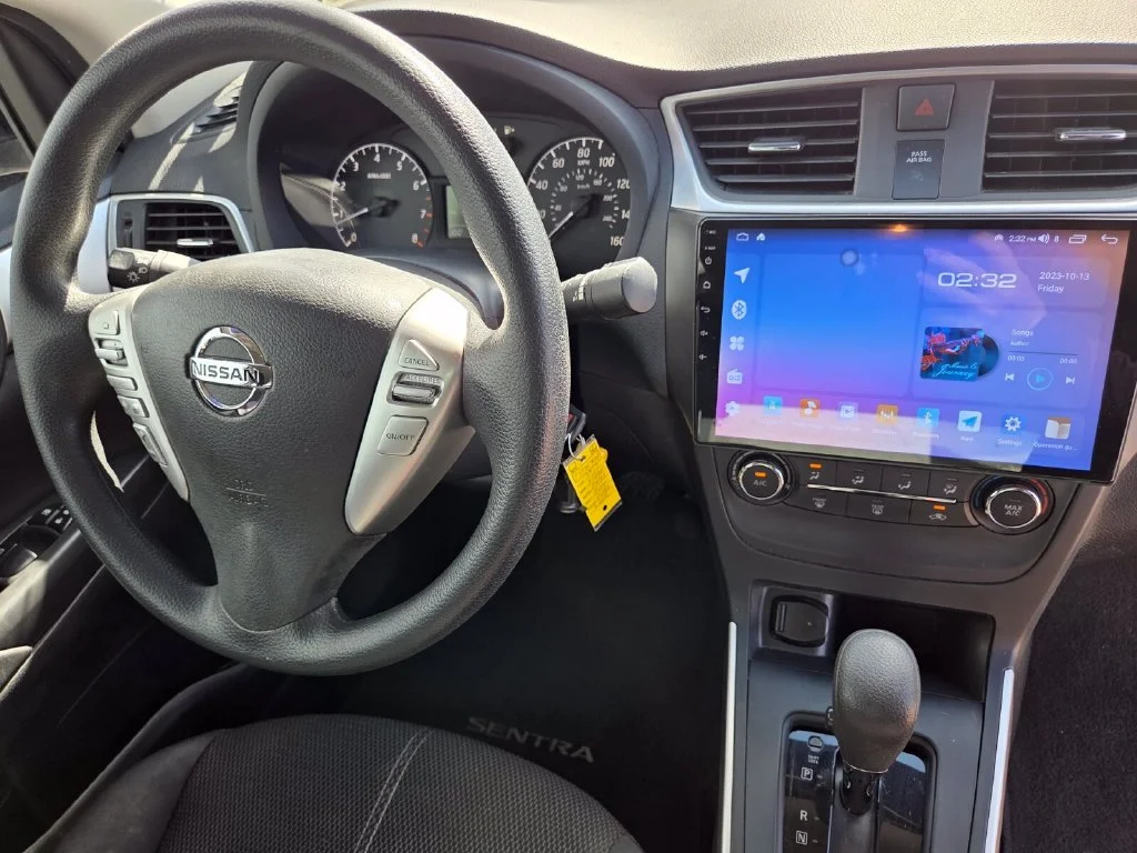 Used 2017 Silver Nissan S image 27
